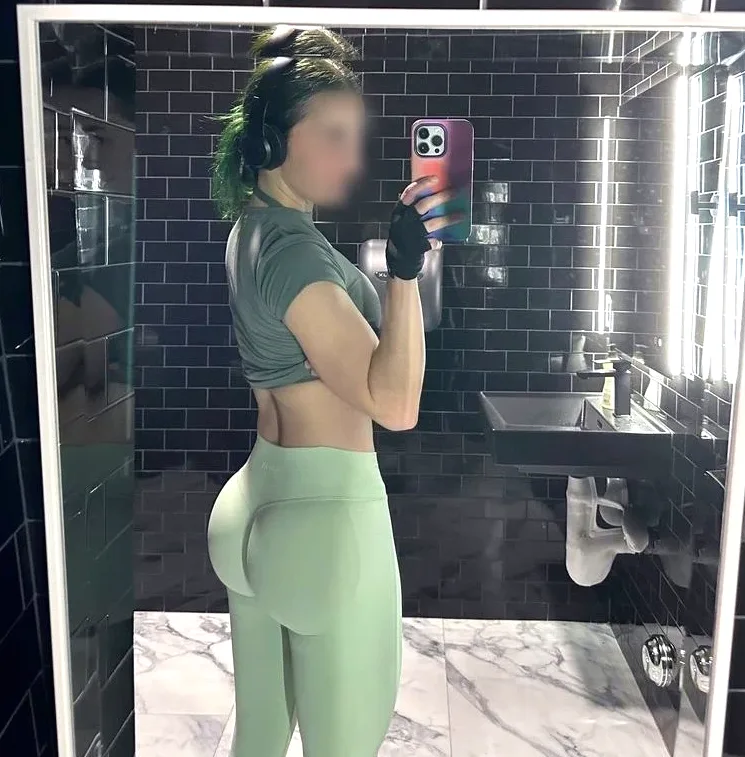 Carina, 24