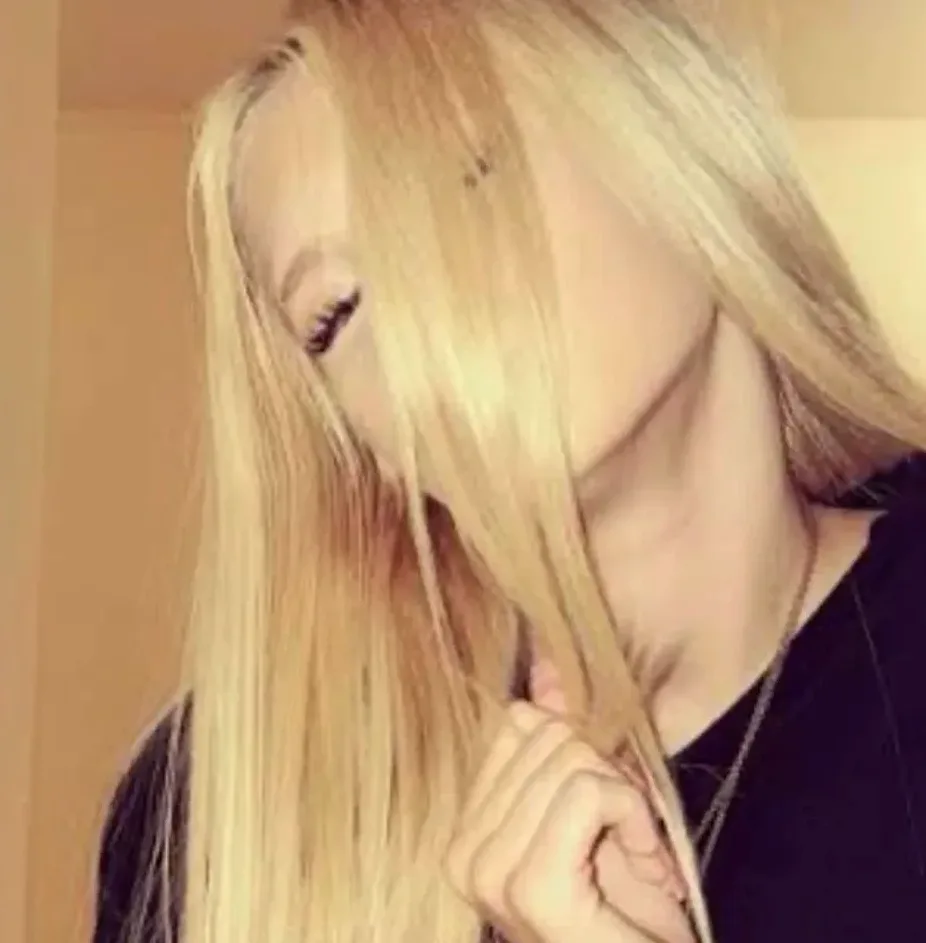 Pauline, 34