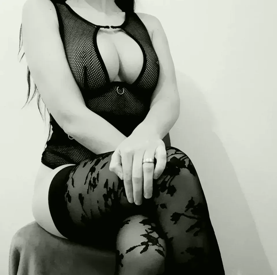 Stefanie, 34